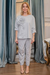 Cotton sweater with rolled sleeves and sewn detail in several colors
