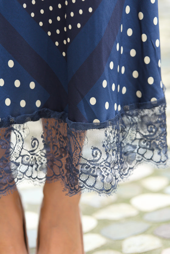 Krilo s pikami in čipkastim robom