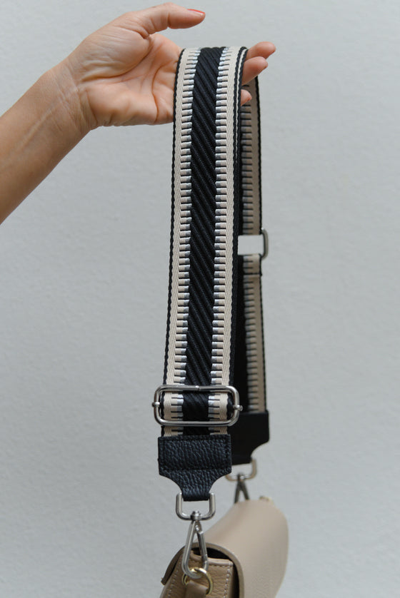 Pas za torbo v več barvah