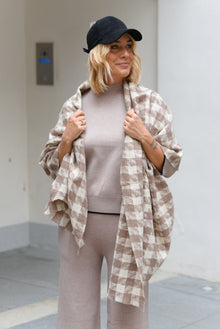  Svjetlucavi karirani šal