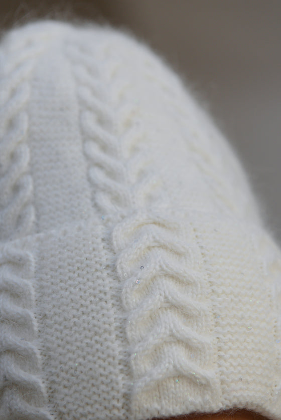 Pletena Kapa z bleščicami