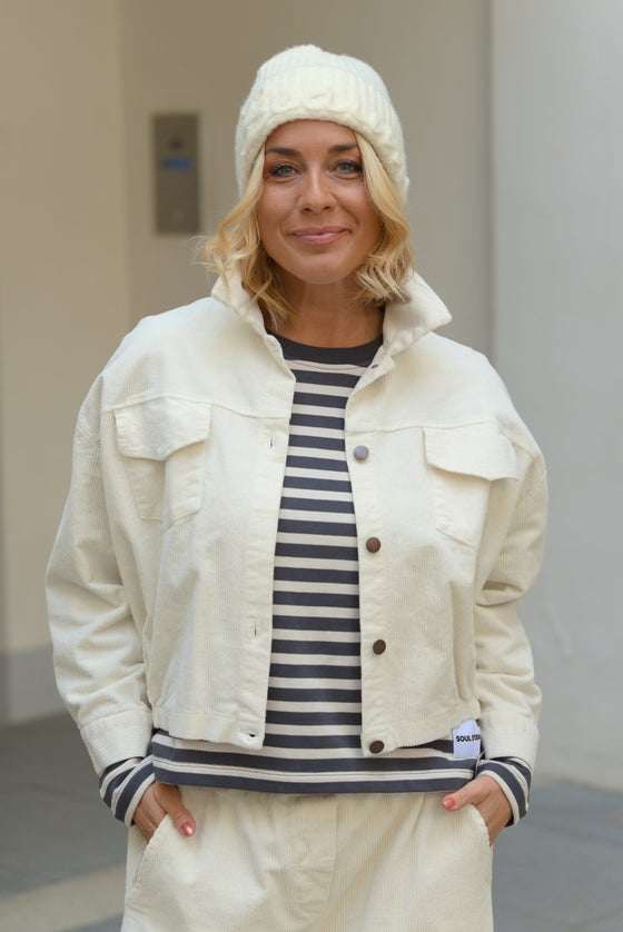 Žametna Jakna v več barvah