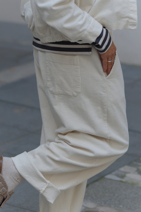 Žametne Hlače v več barvah