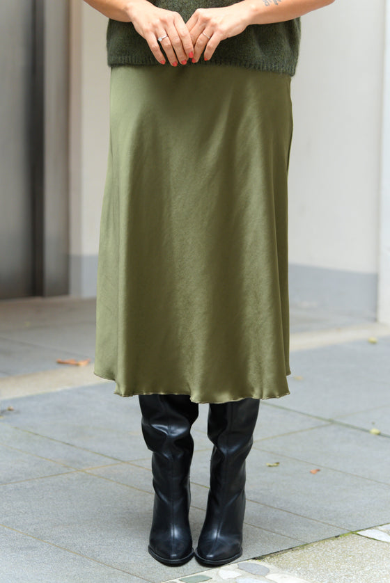 Satenasto Krilo v več barvah