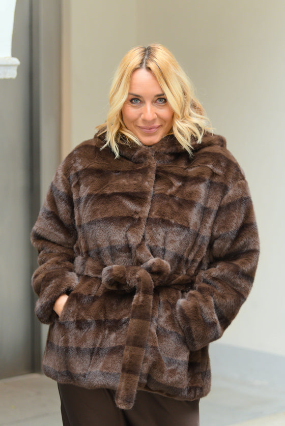 Jakna iz umetnega krzna