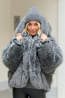  Plašč iz umetnega krzna