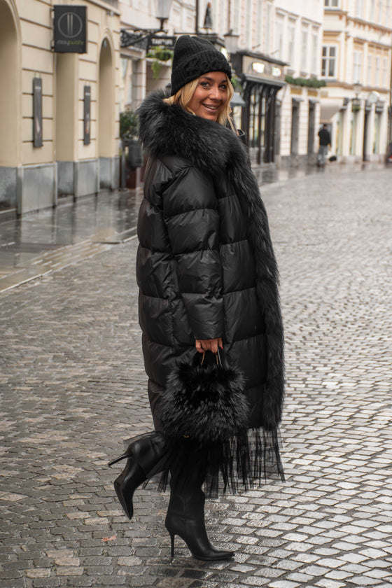 Dolga Bunda s krznenim robom v več barvah