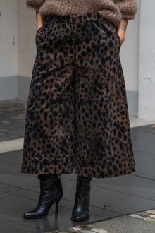  Žametne Hlače z živalskim vzorcem Wendy Trendy