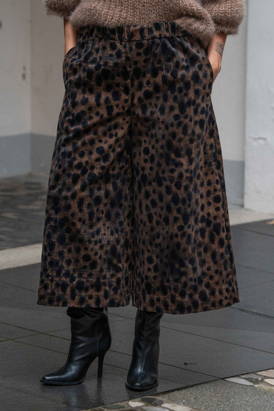 Žametne Hlače z živalskim vzorcem Wendy Trendy