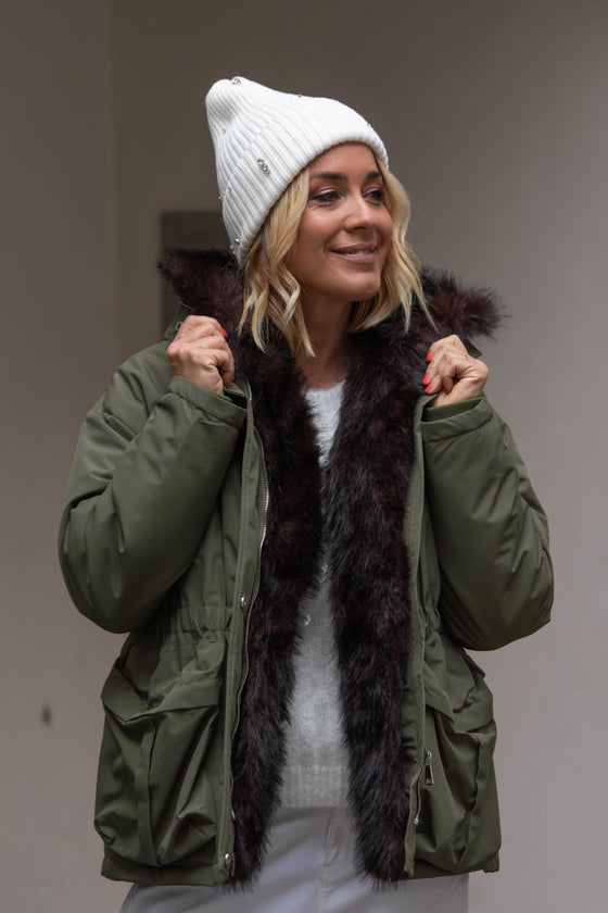 Jakna z umetnim krznom