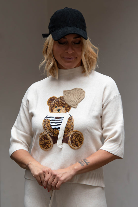 Pleten Pulover z motivom medvedka v več barvah