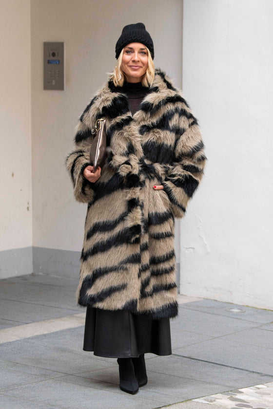 Dolg Plašč iz umetnega krzna