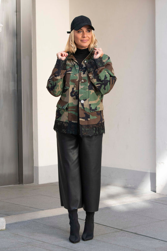 Bombažna Camo Jakna s čipkastim robom