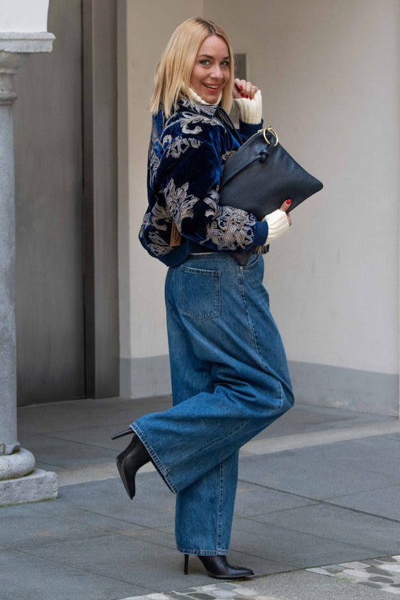 Žametna Jakna z vezenim vzorcem