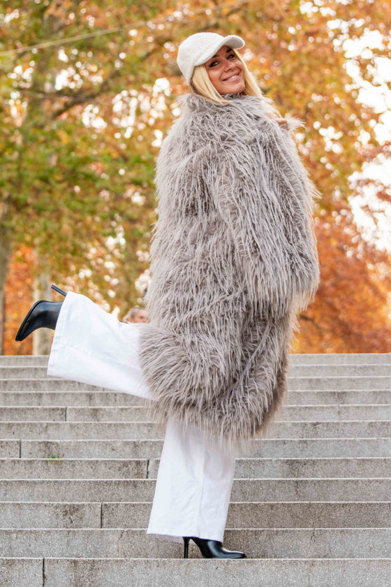 Dolg Plašč iz umetnega krzna