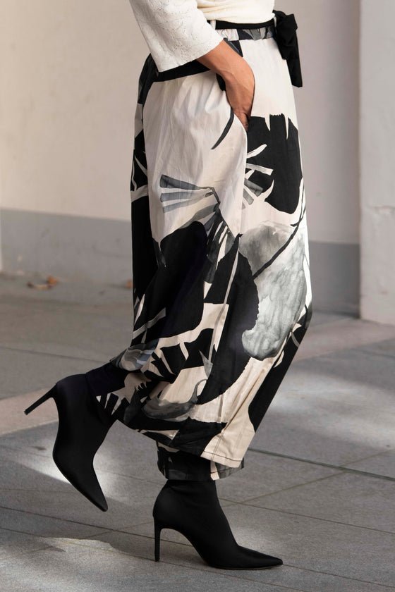 Hlače s potiskom Wendy Trendy