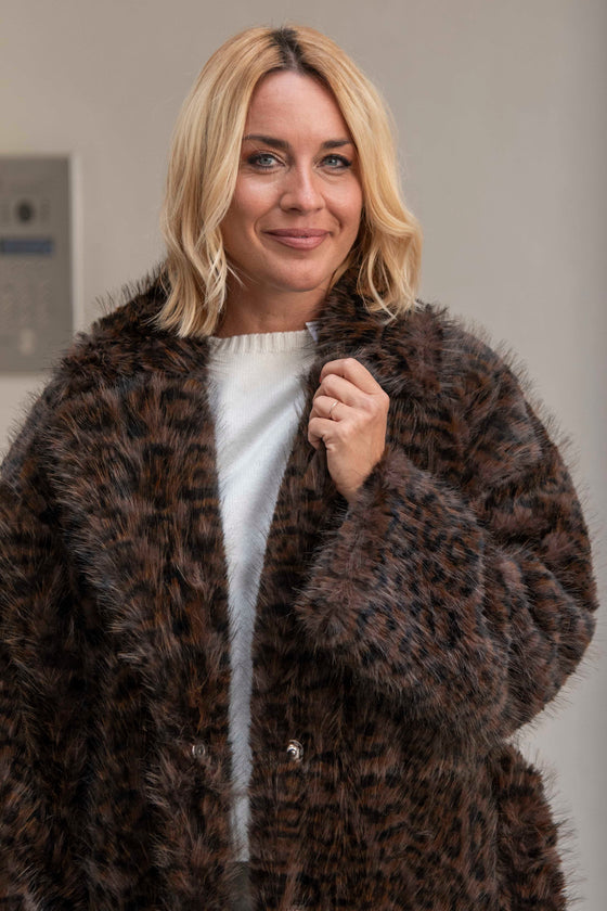 Dolg Plašč iz umetnega krzna