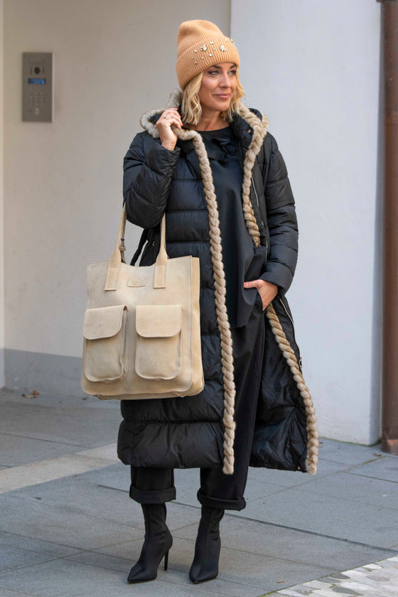 Dolga Bunda s krznenim robom v več barvah