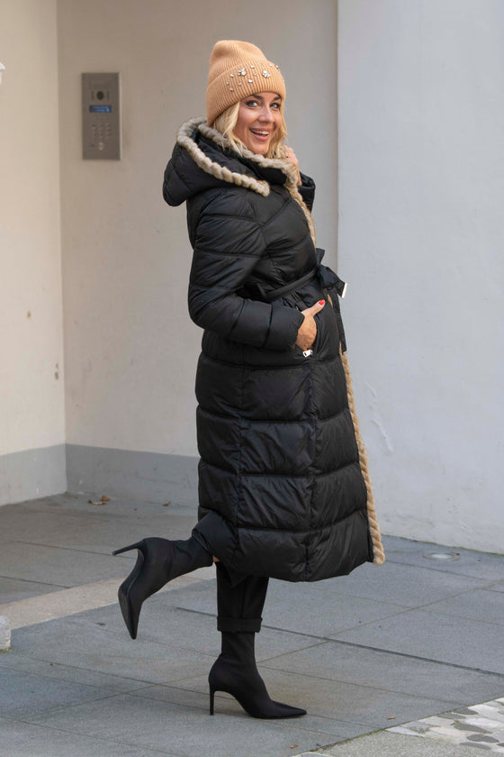 Dolga Bunda s krznenim robom v več barvah